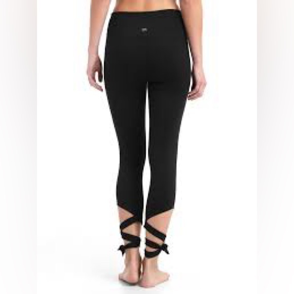 GapFit Blackout gFast high rise barre strap leggings petite large - Picture 4 of 13